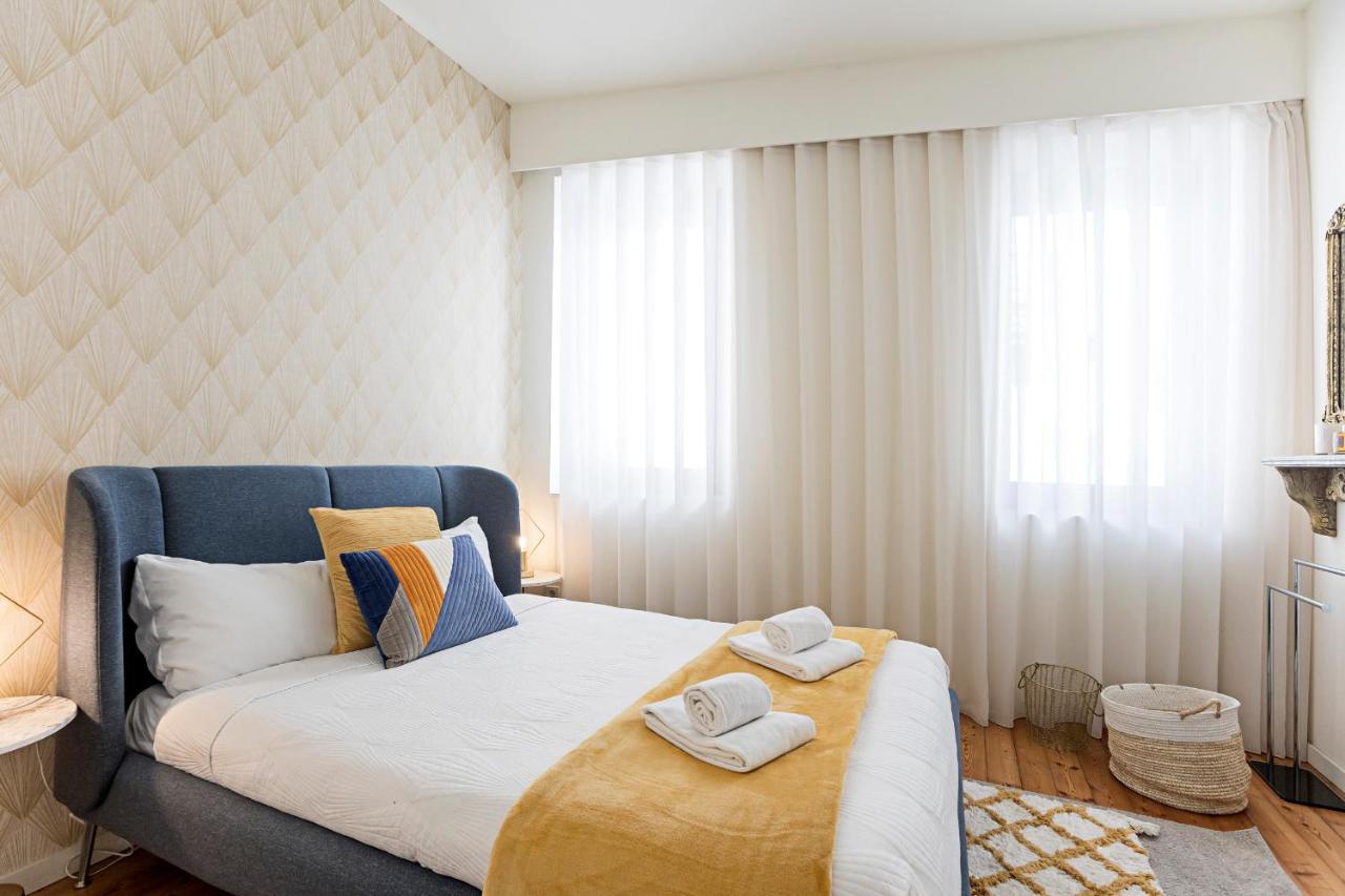 Luxurious Townhome With River View By Lovelystay Casa de férias *