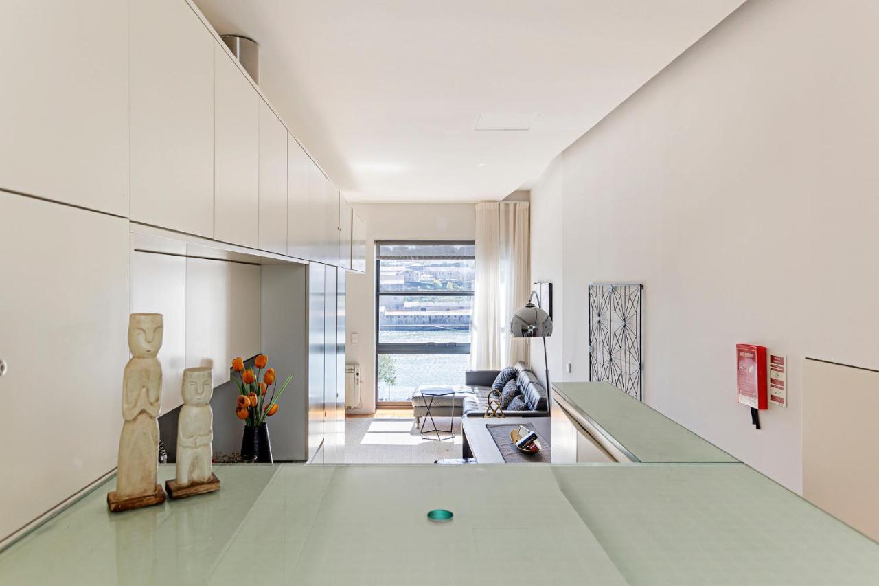 Luxurious Townhome With River View By Lovelystay Casa de férias *
